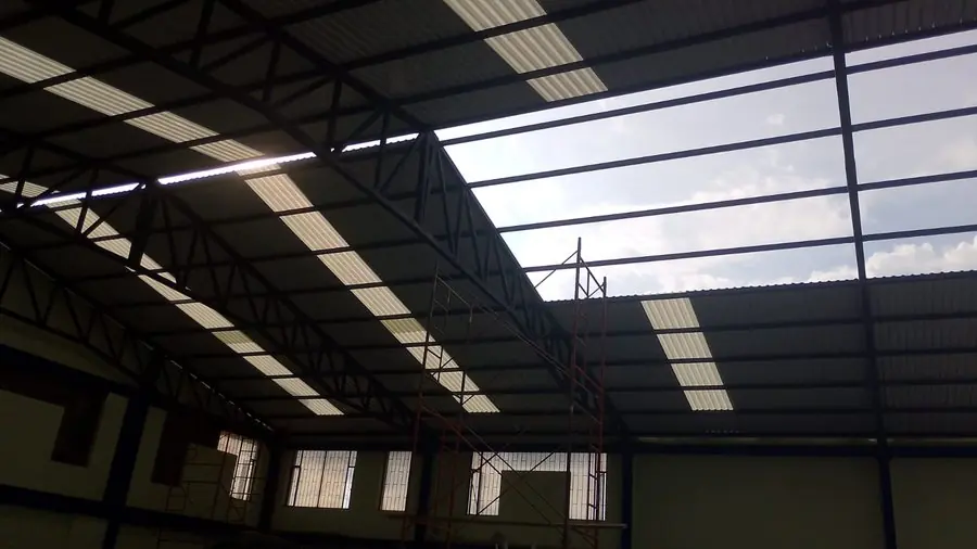 Montaje de cercha metálica — Fontibón